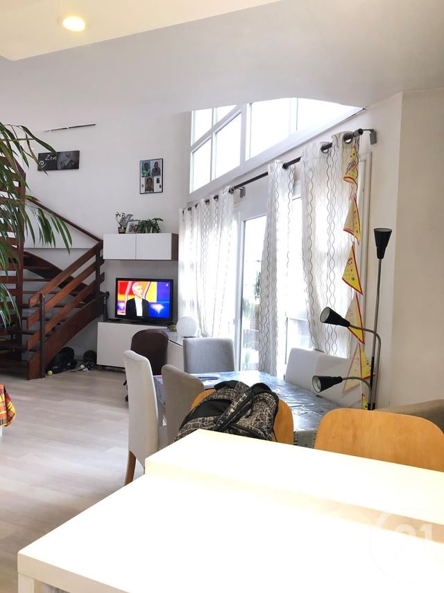 Appartement Duplex à vendre - 5 pièces - 87.71 m2 - SANNOIS - 95 - ILE-DE-FRANCE - Century 21 La Demeure Appartement Duplex à vendre - 5 pièces - 87.71 m2 - SANNOIS - 95 - ILE-DE-FRANCE - Century 21 La Demeure