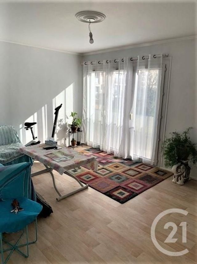 Appartement F3 à vendre - 3 pièces - 62.4 m2 - SANNOIS - 95 - ILE-DE-FRANCE - Century 21 La Demeure Appartement F3 à vendre - 3 pièces - 62.4 m2 - SANNOIS - 95 - ILE-DE-FRANCE - Century 21 La Demeure