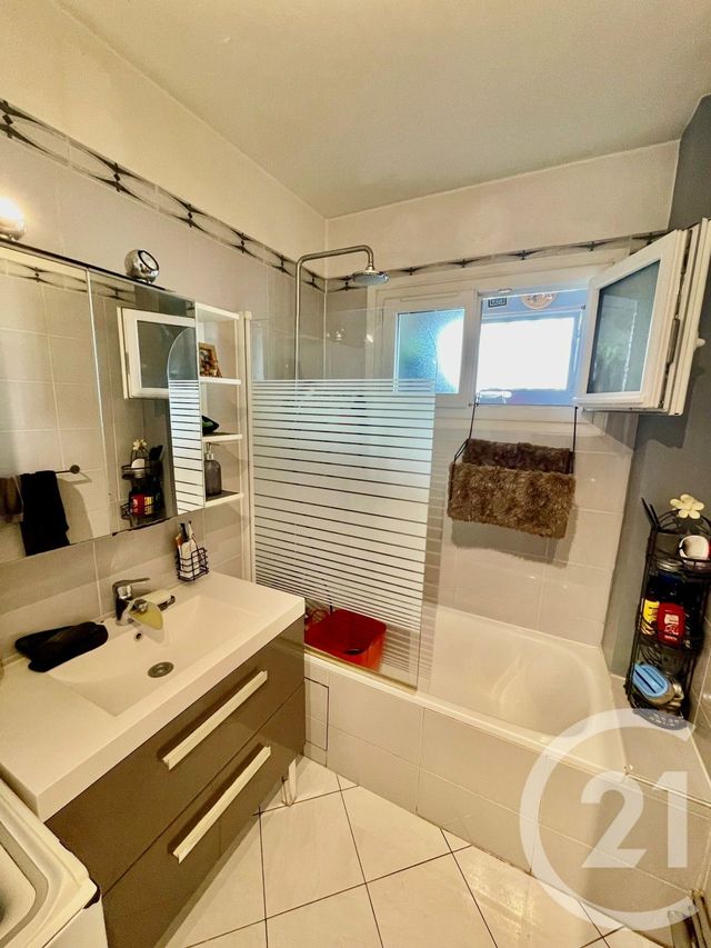 Appartement F3 à vendre - 3 pièces - 75.0 m2 - SANNOIS - 95 - ILE-DE-FRANCE - Century 21 La Demeure