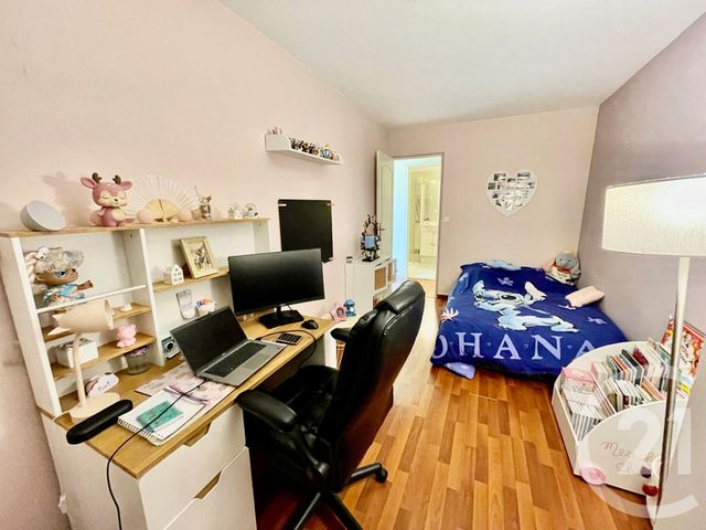 Appartement T4 à vendre - 5 pièces - 93.08 m2 - ST GRATIEN - 95 - ILE-DE-FRANCE - Century 21 La Demeure