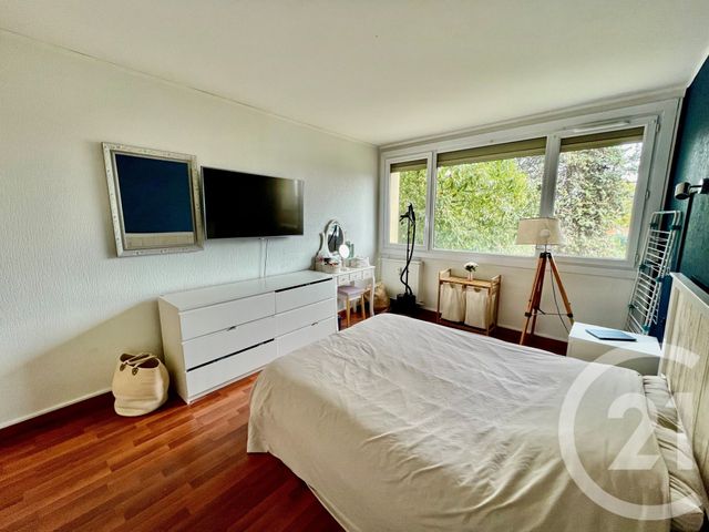 Appartement T4 à vendre - 5 pièces - 93.08 m2 - ST GRATIEN - 95 - ILE-DE-FRANCE - Century 21 La Demeure