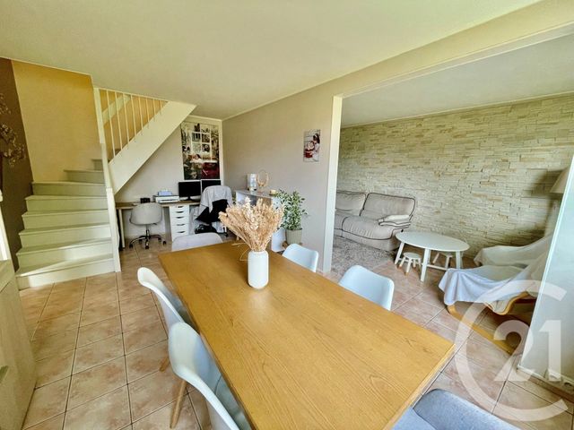 Appartement T4 à vendre - 5 pièces - 93.08 m2 - ST GRATIEN - 95 - ILE-DE-FRANCE - Century 21 La Demeure