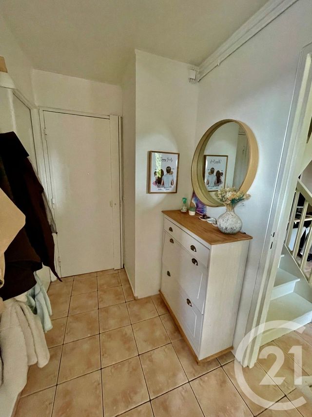 Appartement T4 à vendre - 5 pièces - 93.08 m2 - ST GRATIEN - 95 - ILE-DE-FRANCE - Century 21 La Demeure