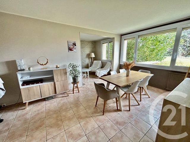 Appartement T4 à vendre - 5 pièces - 93.08 m2 - ST GRATIEN - 95 - ILE-DE-FRANCE - Century 21 La Demeure