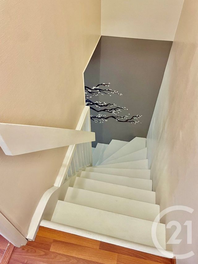 Appartement T4 à vendre - 5 pièces - 93.08 m2 - ST GRATIEN - 95 - ILE-DE-FRANCE - Century 21 La Demeure