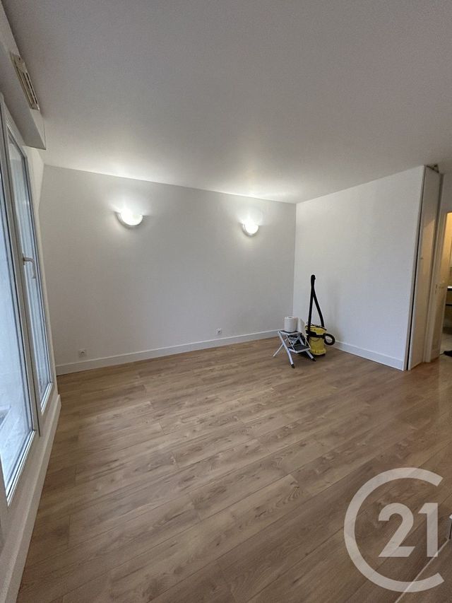 Appartement F1 à louer - 1 pièce - 24.67 m2 - SANNOIS - 95 - ILE-DE-FRANCE - Century 21 La Demeure