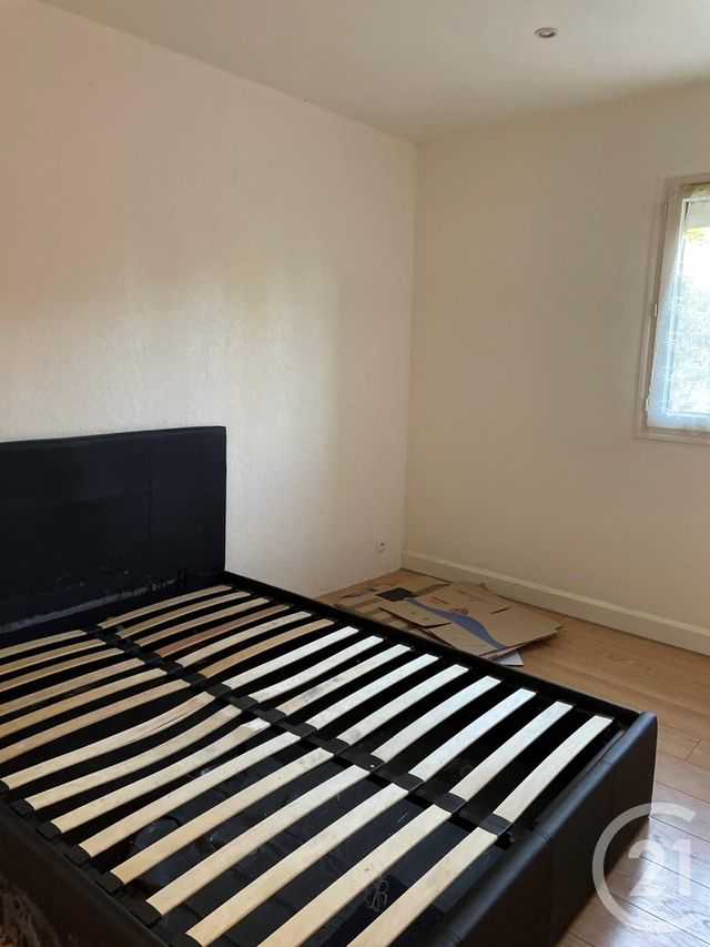 Appartement F2 à louer - 2 pièces - 36.4 m2 - PIERRELAYE - 95 - ILE-DE-FRANCE - Century 21 La Demeure