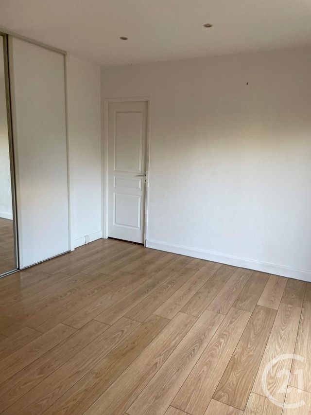 Appartement F2 à louer - 2 pièces - 36.4 m2 - PIERRELAYE - 95 - ILE-DE-FRANCE - Century 21 La Demeure