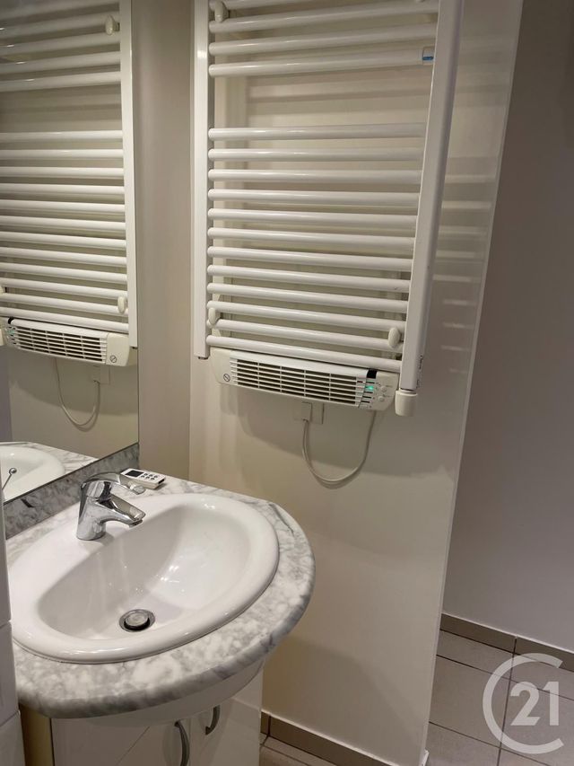 Appartement F2 à louer - 2 pièces - 36.4 m2 - PIERRELAYE - 95 - ILE-DE-FRANCE - Century 21 La Demeure