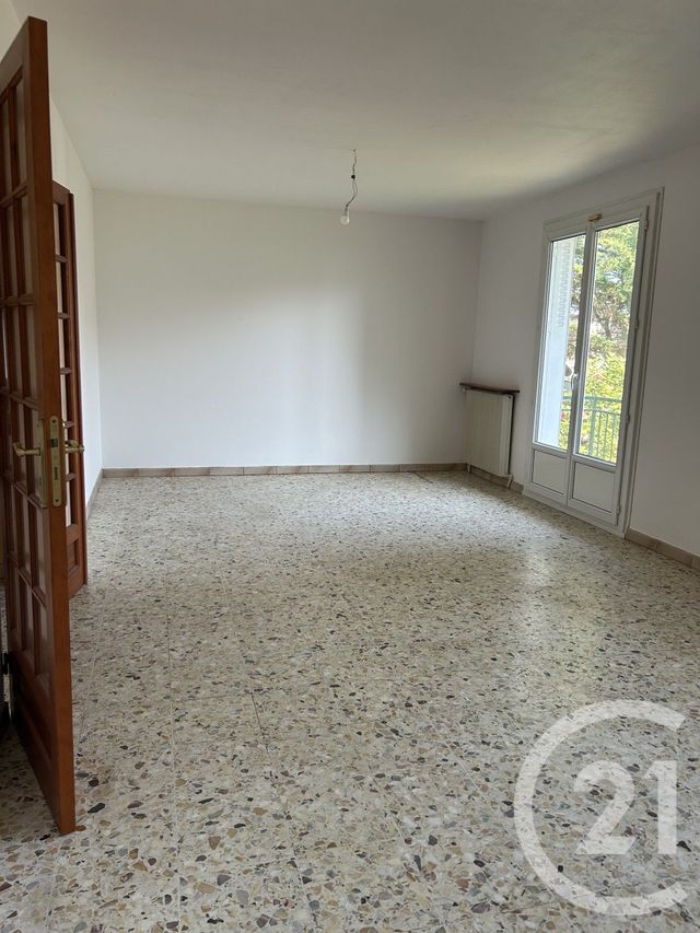 Appartement F4 à louer - 4 pièces - 82.65 m2 - ST GRATIEN - 95 - ILE-DE-FRANCE - Century 21 La Demeure