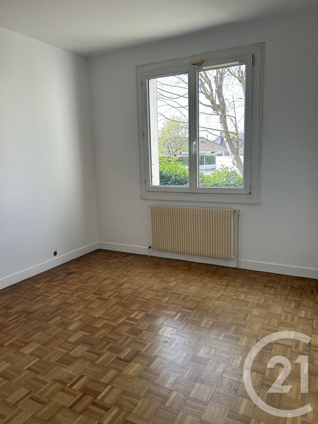 Appartement F4 à louer - 4 pièces - 82.65 m2 - ST GRATIEN - 95 - ILE-DE-FRANCE - Century 21 La Demeure