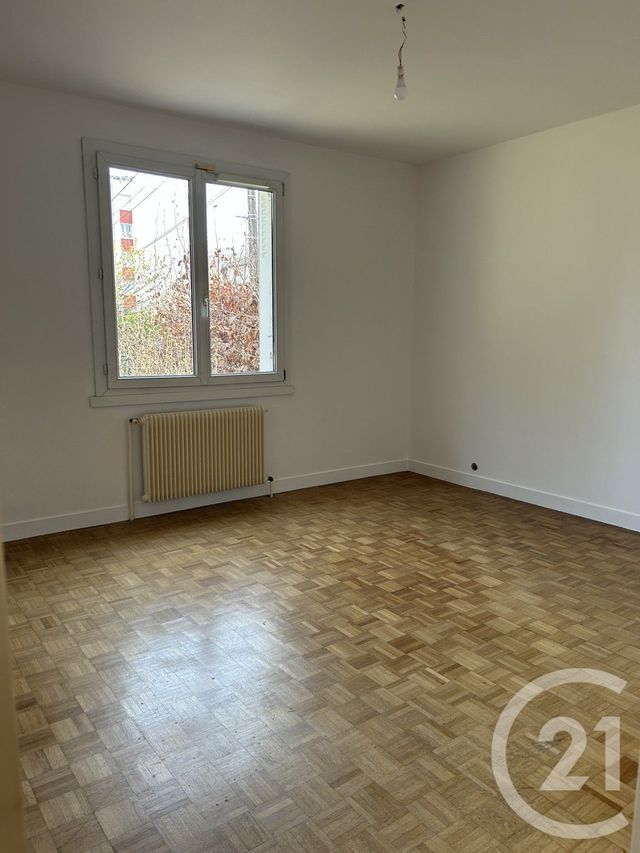 Appartement F4 à louer - 4 pièces - 82.65 m2 - ST GRATIEN - 95 - ILE-DE-FRANCE - Century 21 La Demeure