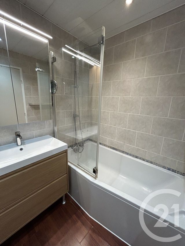 Appartement F3 à louer - 3 pièces - 66.24 m2 - TAVERNY - 95 - ILE-DE-FRANCE - Century 21 La Demeure
