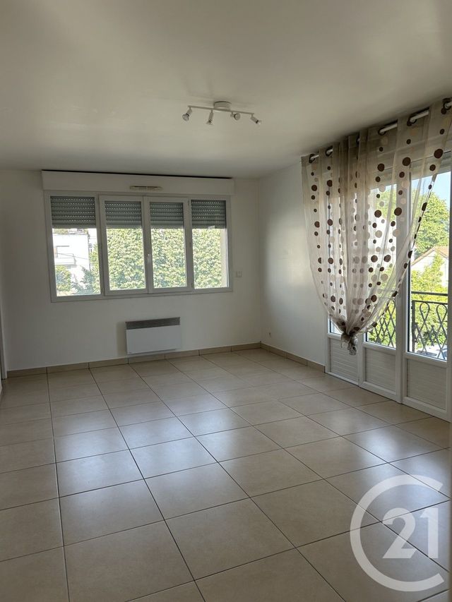 Appartement F2 bis à louer - 2 pièces - 49.0 m2 - BEZONS - 95 - ILE-DE-FRANCE - Century 21 La Demeure