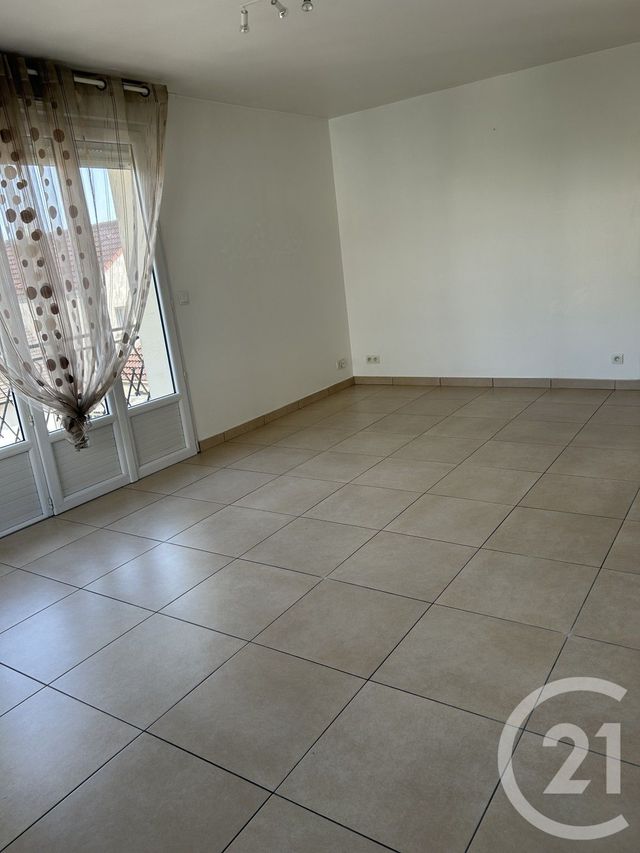 Appartement F2 bis à louer - 2 pièces - 49.0 m2 - BEZONS - 95 - ILE-DE-FRANCE - Century 21 La Demeure