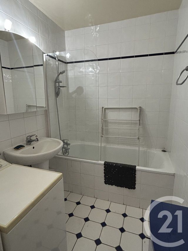Appartement F2 à louer - 2 pièces - 57.1 m2 - SANNOIS - 95 - ILE-DE-FRANCE - Century 21 La Demeure