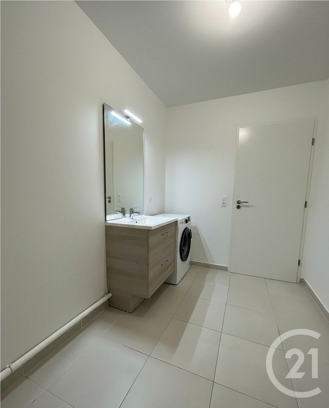 Appartement F3 à louer - 3 pièces - 65.53 m2 - CERGY - 95 - ILE-DE-FRANCE - Century 21 La Demeure