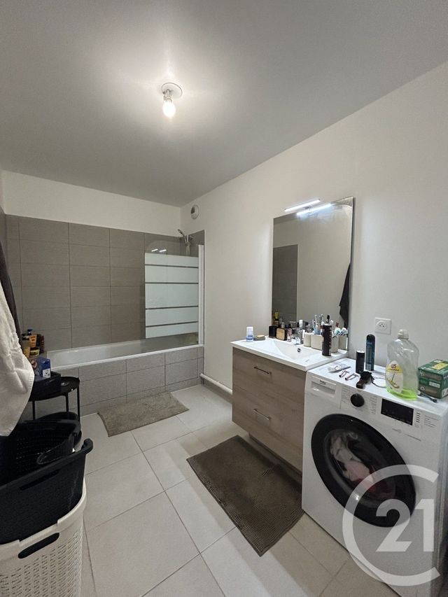 Appartement F3 à louer - 3 pièces - 65.53 m2 - CERGY - 95 - ILE-DE-FRANCE - Century 21 La Demeure